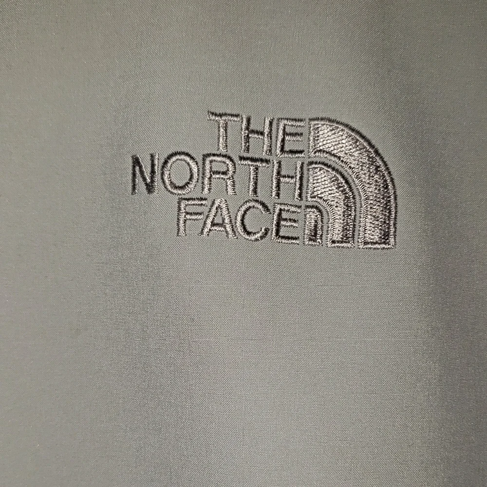The North Face Men's Gray and Off White Bionic Performance Jacket L